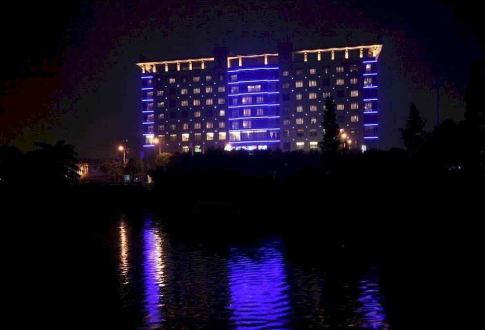 Four Seasons Rayli Hotel หนิงป่อ ภายนอก รูปภาพ